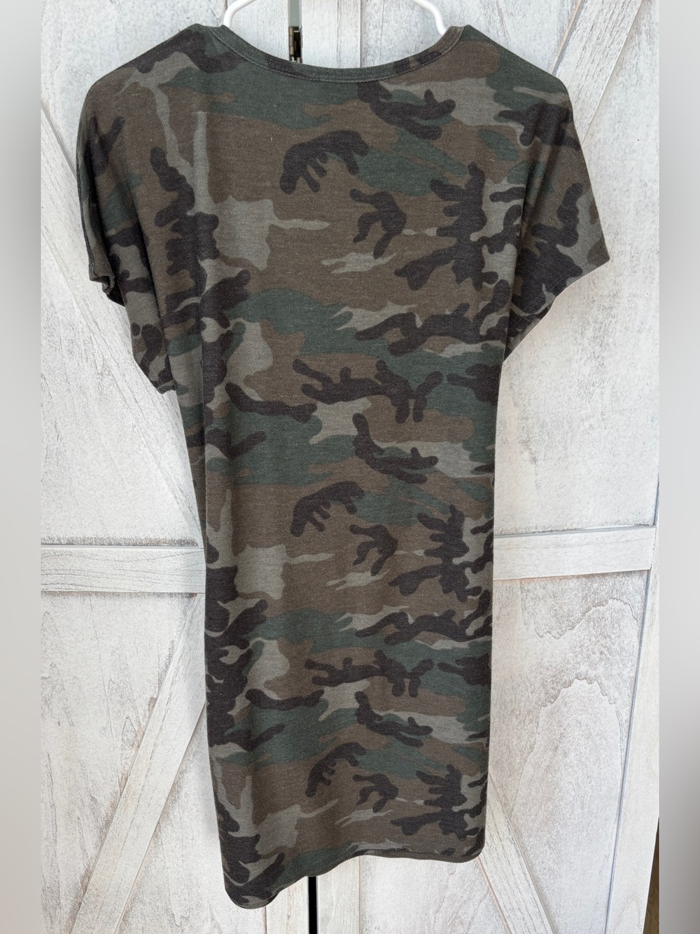 Fantastic Fawn Camo Wrap Dress Women’s Size Medium Green - Picture 2 of 7